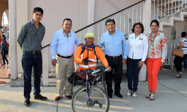 Reconoce alcalde al atleta especial Mario Dávalos