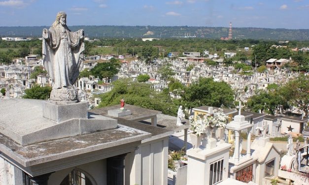 Más de seis mil personas visitaron los panteones el 10 de mayo