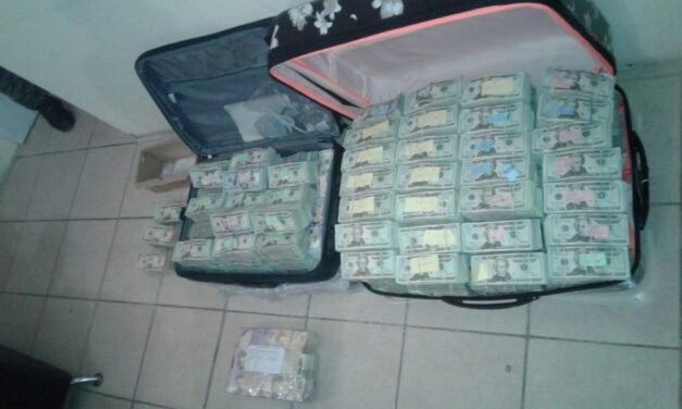 Detienen a dos que trasportaban más de $2 mdd en Tamaulipas