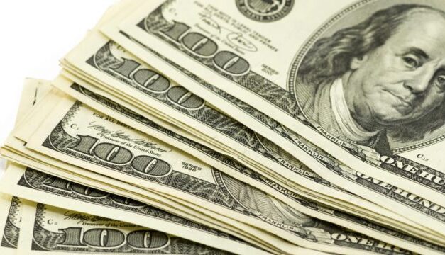 Dólar desciende, se vende hasta en 19.49 pesos en bancos