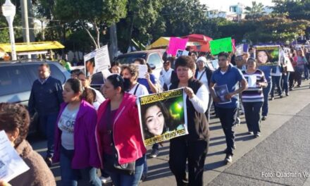 Protestan por desaparición de estudiante en Poza Rica