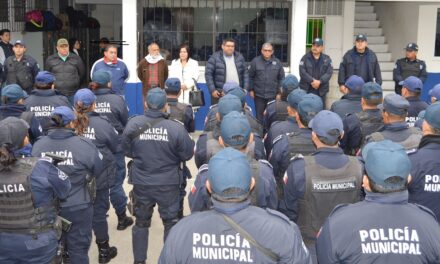 Toño Aguilar pide más compromiso a elementos policiacos: Tuxpan