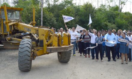 El nuevo ejke de gobierno comenzó aplicarse con la rehabilitación de caminos: Tuxpan