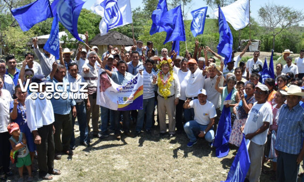 Reconoce Jesús Guzmán el trabajo de los maestros