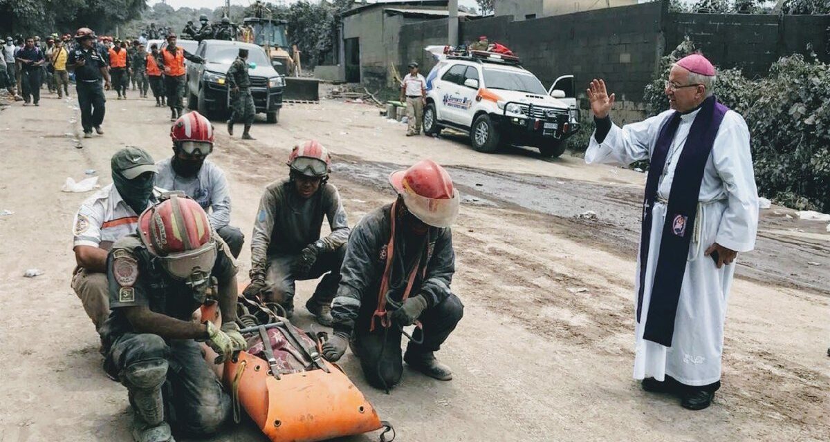 EPN dice sentirse espiado