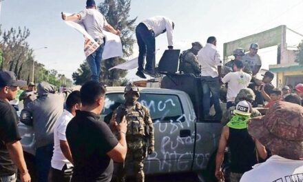 Manifestantes agreden a Marinos en Jalisco