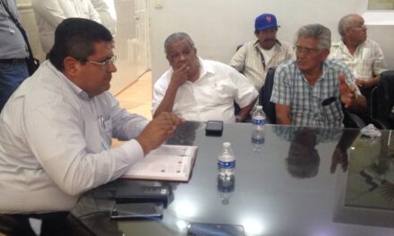 Se reúne el alcalde Antonio Aguilar Mancha con vecinos de la ampliación Enrique Rodríguez Cano