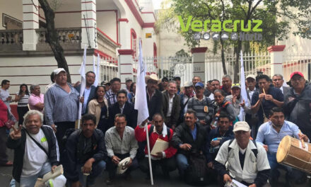 Se reúnen pescadores con representantes de AMLO