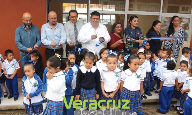 Inauguran sala de cantos y juegos en jardín de niños de Petropolis