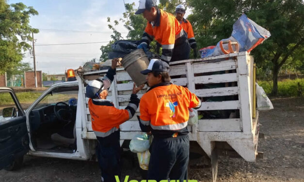 Limpia Pública instala nuevos cestos de basura