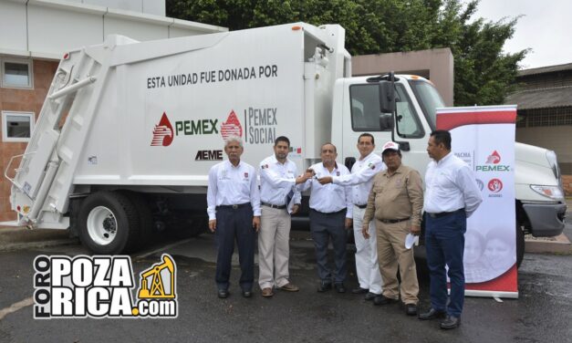 Pemex donó un camión recolector de basura  para Poza Rica