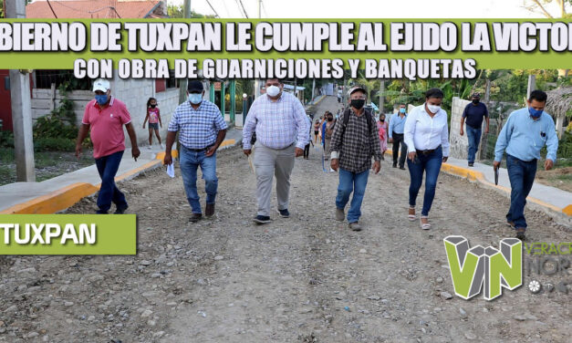 GOBIERNO DE TUXPAN LE CUMPLE AL EJIDO LA VICTORIA CON OBRA DE GUARNICIONES Y BANQUETAS