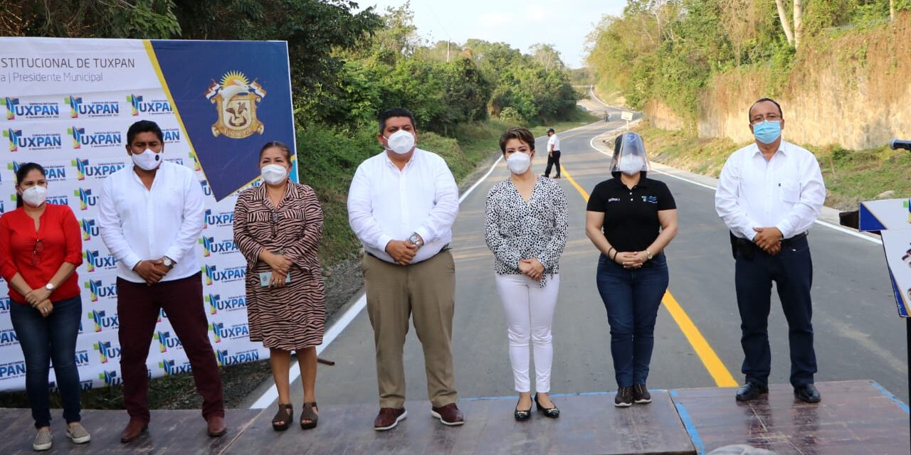GOBIERNO DE TUXPAN LE CUMPLE A MÁS DE 350 FAMILIAS, CON OBRA DE ASFALTADO A JUAN LUCAS