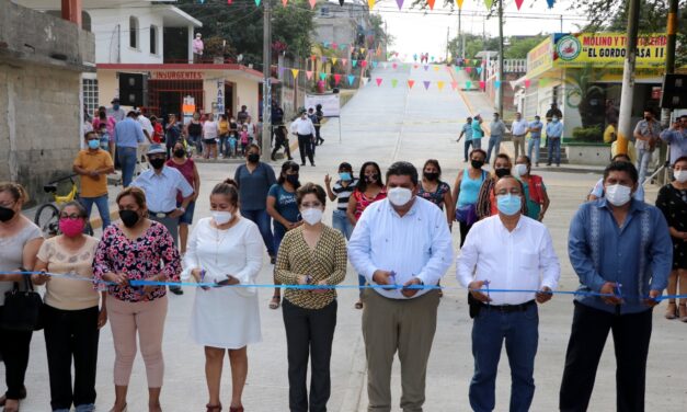 TUXPAN AVANZA EN INFRAESTRUCTURA, ENTREGA PAVIMENTACIÓN EN LA HERNÁNDEZ OCHOA