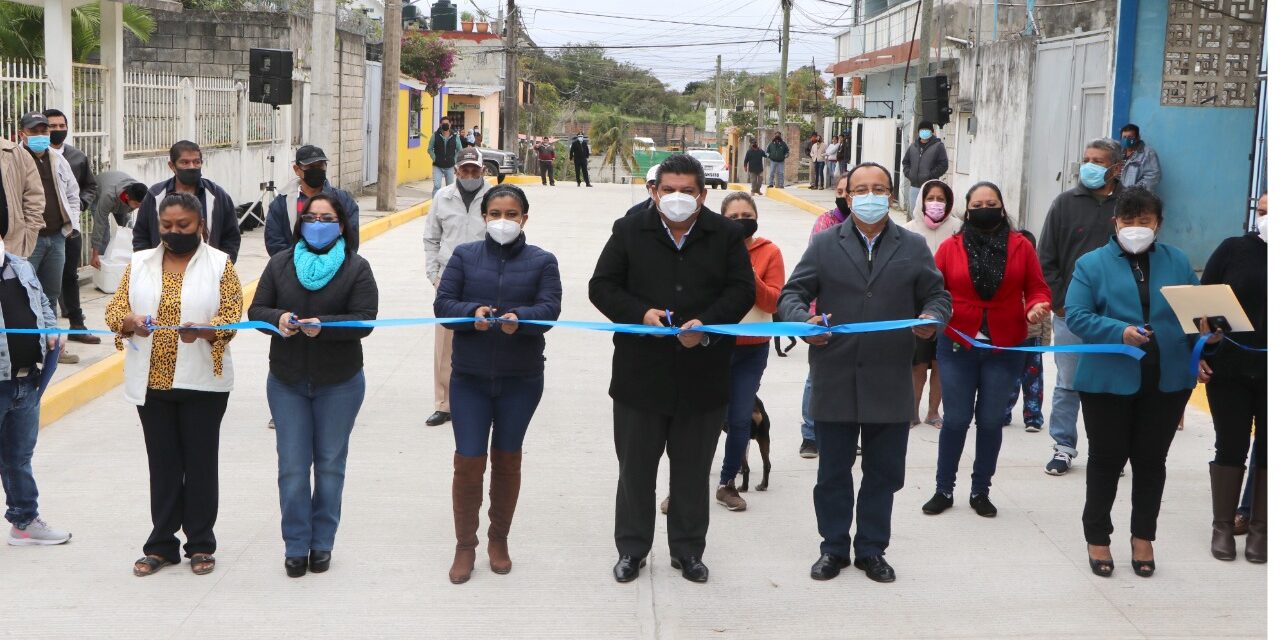 GOBIERNO DE TUXPAN CUMPLE CON OBRA DE PAVIMENTACIÓN Y NUEVO ACCESO A LA COLONIA EL ESFUERZO