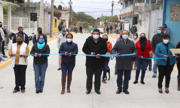 GOBIERNO DE TUXPAN CUMPLE CON OBRA DE PAVIMENTACIÓN Y NUEVO ACCESO A LA COLONIA EL ESFUERZO
