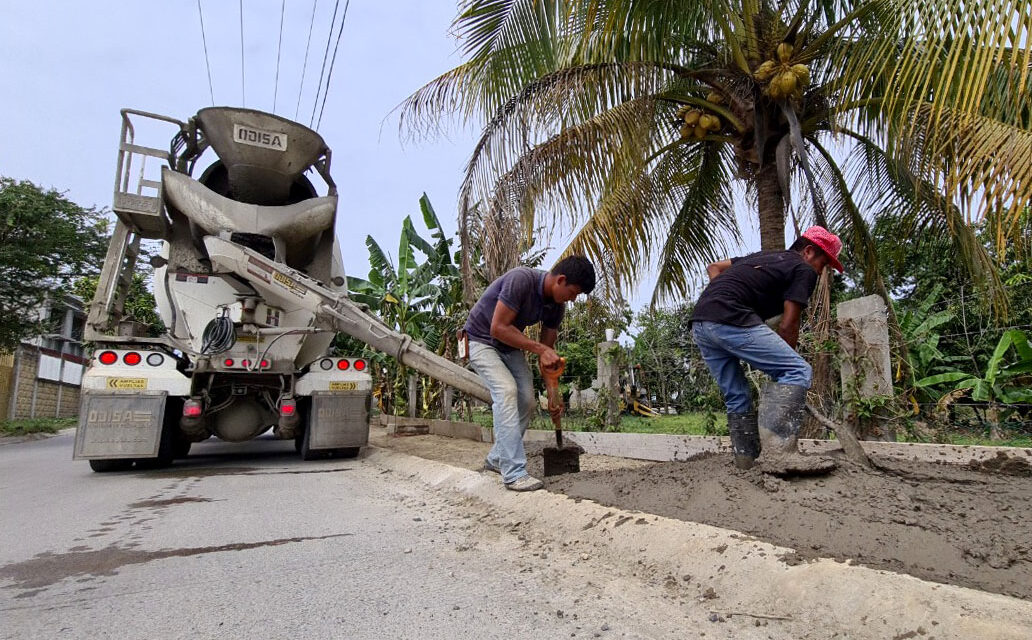 AVANZA OBRA DE BANQUETAS EN UN 60 POR CIENTO