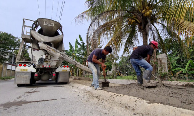 AVANZA OBRA DE BANQUETAS EN UN 60 POR CIENTO