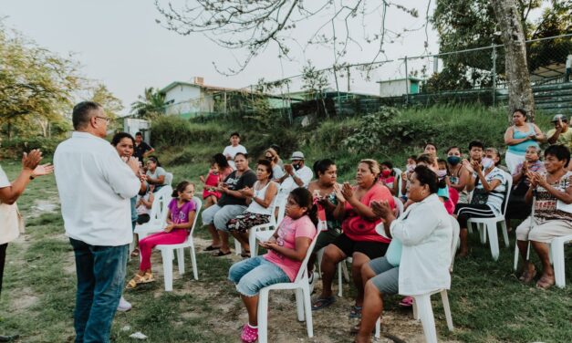 Juntos construiremos una economía sana para los tuxpeños; Everardo Gustin.