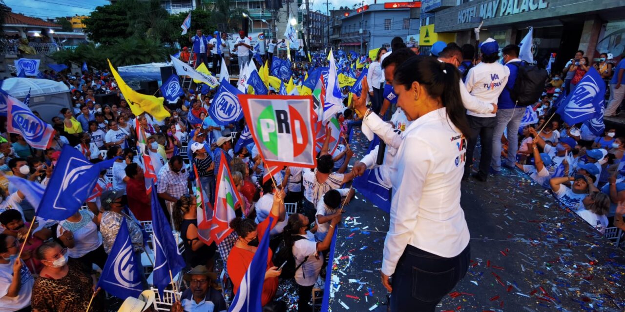 Cierre de campaña de Adely Morales en Tuxpan.