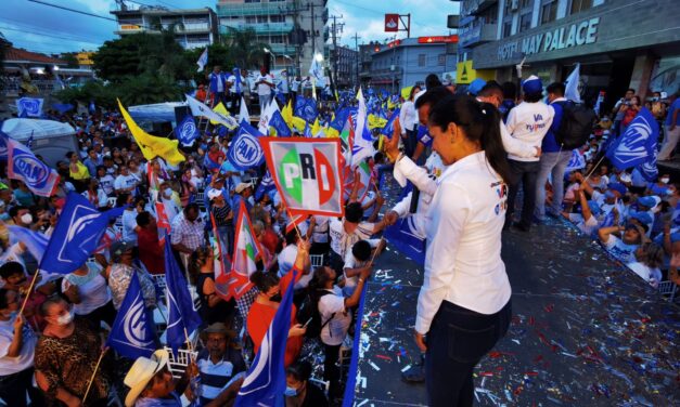 Cierre de campaña de Adely Morales en Tuxpan.