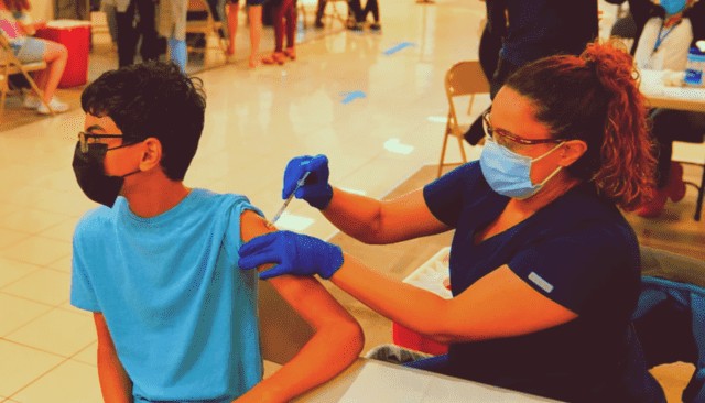 JUEZ ORDENA VACUNAR VS COVID-19 A MENORES DE 18 AÑOS