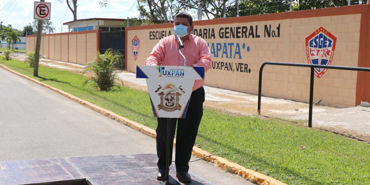 LOGRA TOÑO AGUILAR MÁS DE 100 MILLONES DE PESOS PARA ESCUELAS TUXPEÑAS