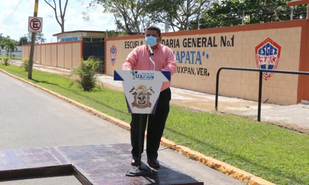 LOGRA TOÑO AGUILAR MÁS DE 100 MILLONES DE PESOS PARA ESCUELAS TUXPEÑAS