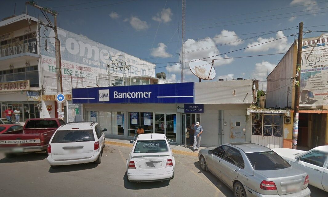 SE VA BANCOMER DE CERRO AZUL