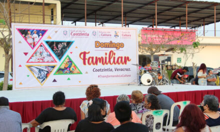 Coatzintla: Colorido «Domingo Familiar»