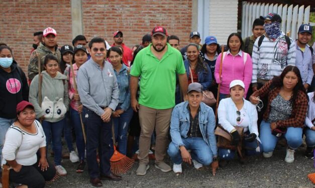 Ozuluama: Cada vez se suman más personas a la jornada de limpieza en las calles