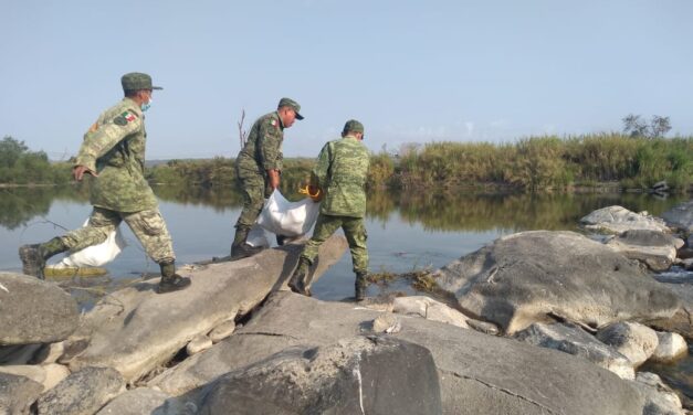 Ejército Mexicano realiza labor social en beneficio de las familias del municipio de Cazones