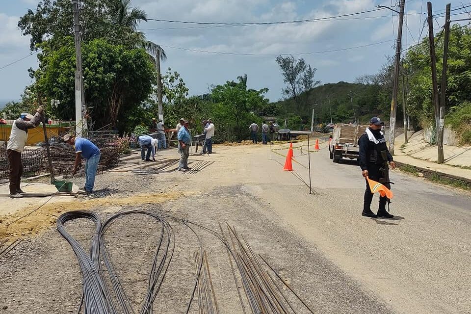Ozuluama: Rehabilitación en el boulevard Sara García Iglesias