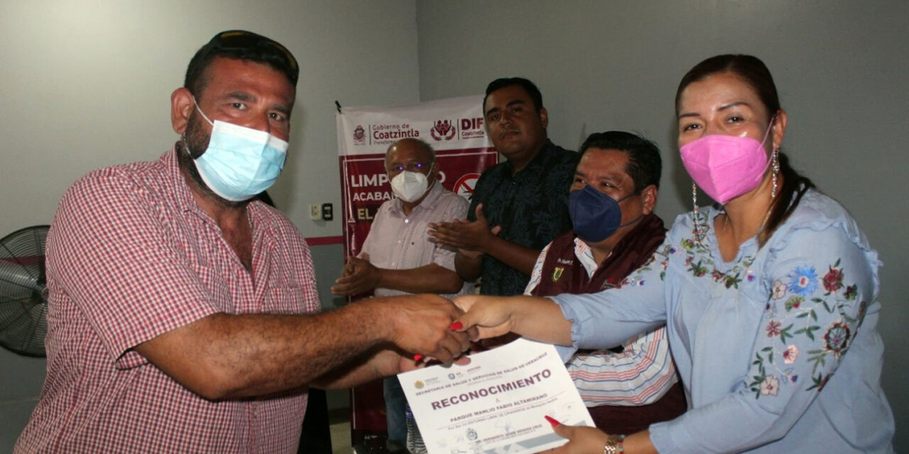 Coatzintla: Entrega de certificados a espacios limpios y libres de criaderos