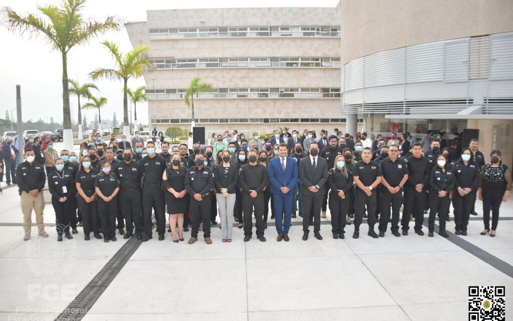 FGE encabezó la ceremonia de honores a la bandera con la heroica frase “La Patria es Primero”