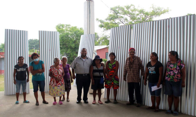 Coatzintla: Apoyo con refrigeradores y láminas