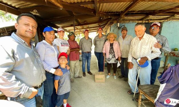 Ozuluama: Entrega de aparato funcional y servicio alimentarios en campanario