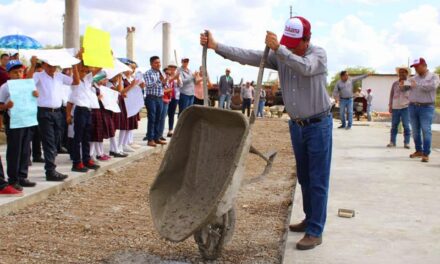 Ozuluama: Inicio de obra de la cancha y techumbre de usos múltiples de la comunidad de San Javier