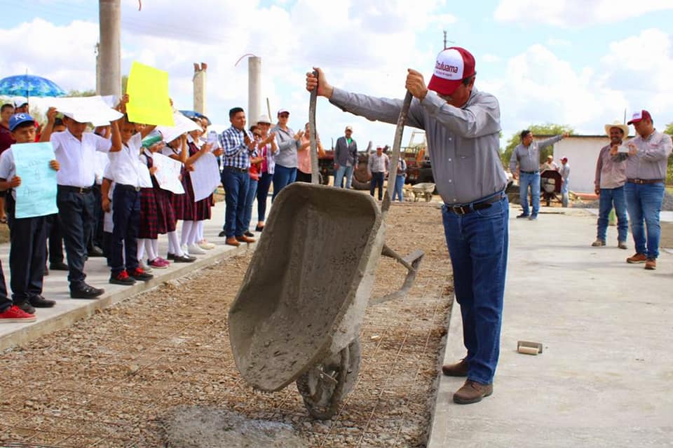 Ozuluama: Inicio de obra de la cancha y techumbre de usos múltiples de la comunidad de San Javier