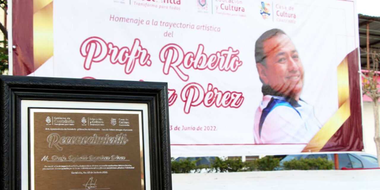 Coatzintla: Reconocimiento al profesor Roberto Ramírez Pérez por más de 35 años de trabajo ininterrumpido