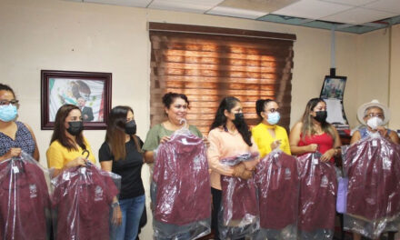 Coatzintla: Entrega de uniformes al sindicato «Mártires de Río Blanco»