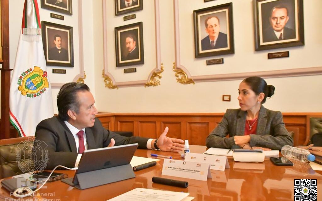 FGE expuso 11 mandamientos judiciales y 14 detenciones en flagrancia en Palacio de Gobierno.