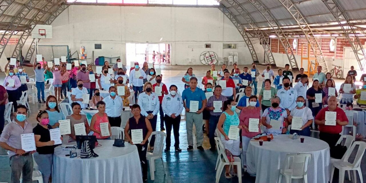 Naranjos: Entrega de nombramientos a comités de junta de mejoras