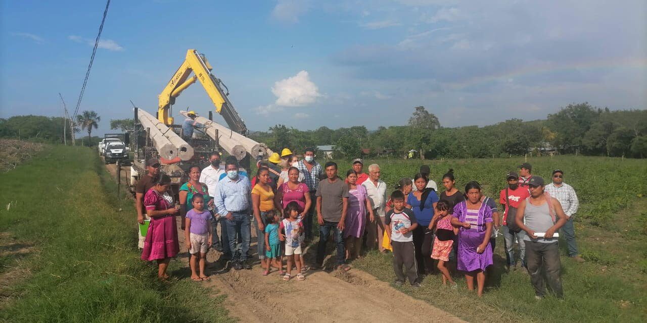 Platón Sánchez: Banderazo de inicio de obra de ampliación de red eléctrica en la localidad de La Mora