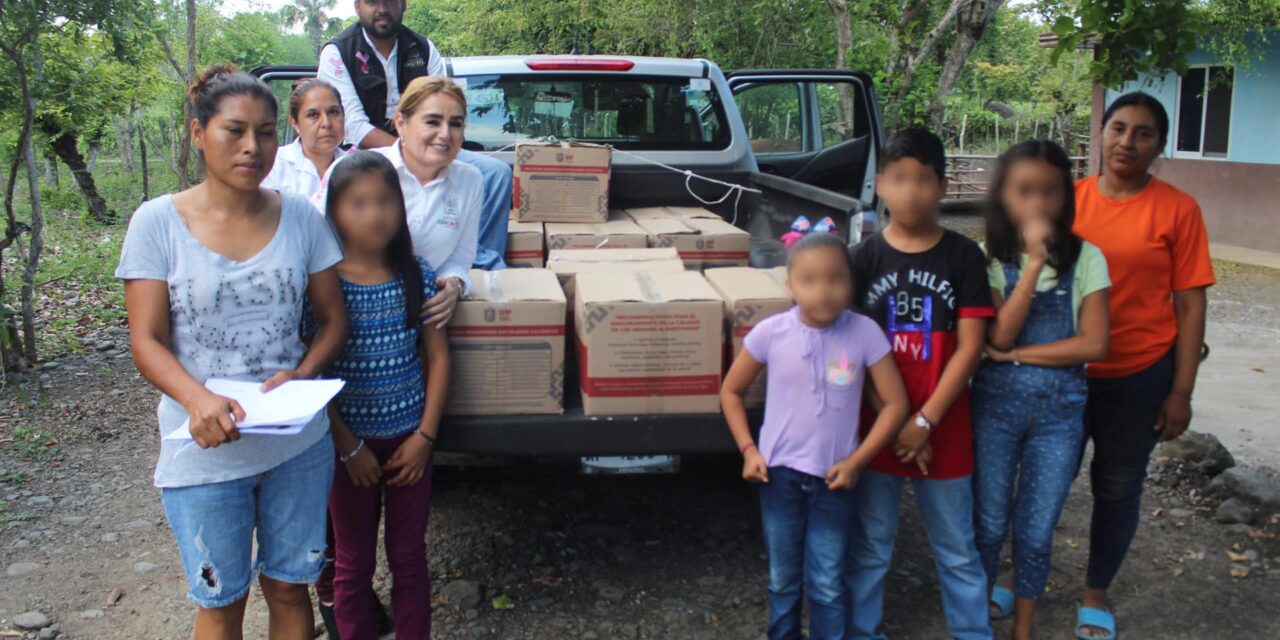 Chontla: Entrega de desayunos escolares calientes y fríos en diferentes instituciones educativas