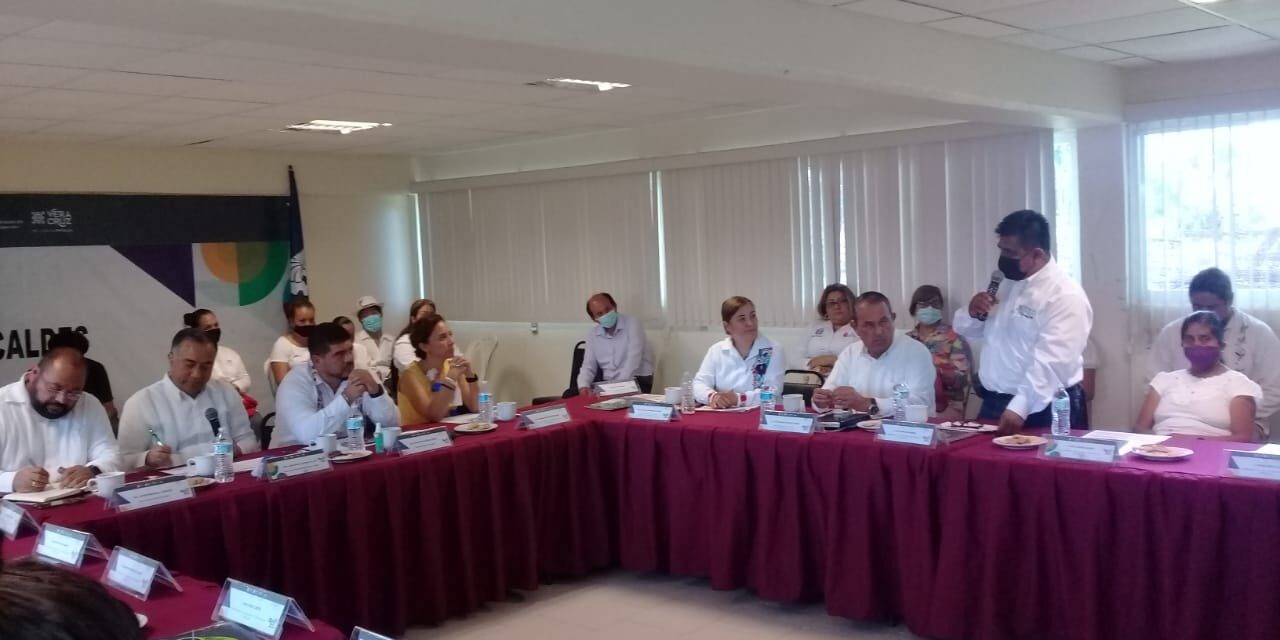 Citlaltépetl: Reunión con el secretario de Educación de Veracruz en Expo Feria Educativa