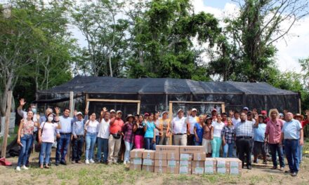 Coatzintla: Entrega de feromonas PROVIVI para distribuirse en 340 hectáreas de terreno