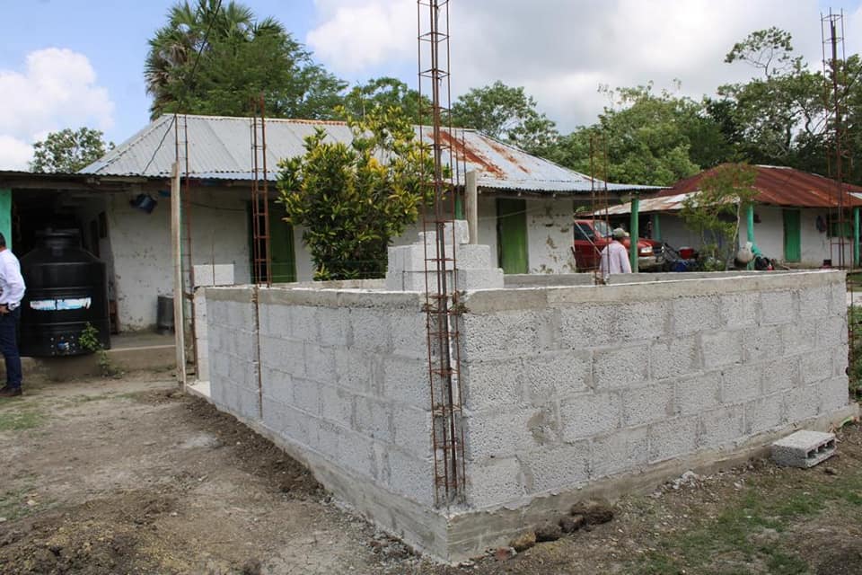 Ozuluama: Banderazo de inicio de obra de cuartos dormitorios en Agua Nacida