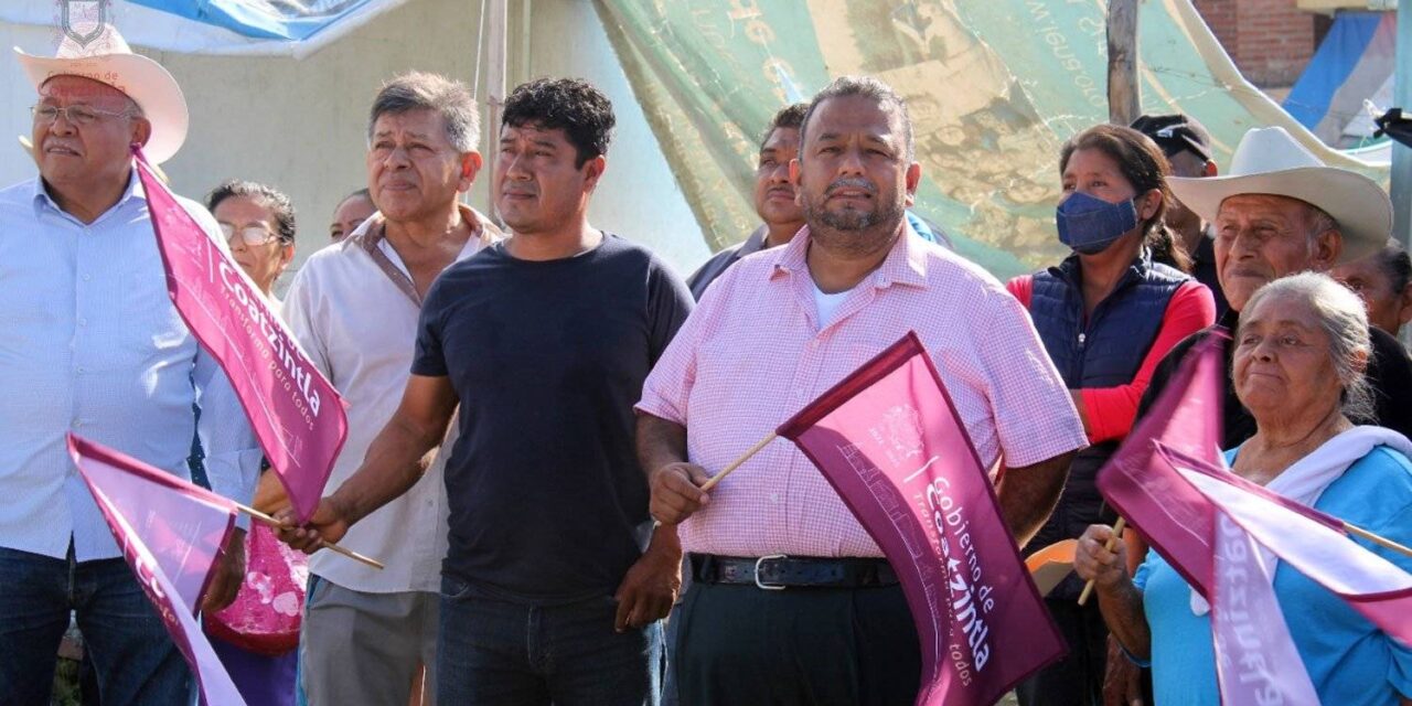 Coatzintla: Banderazo de inicio de obra de construcción de guarniciones, banquetas, alumbrado y gradas