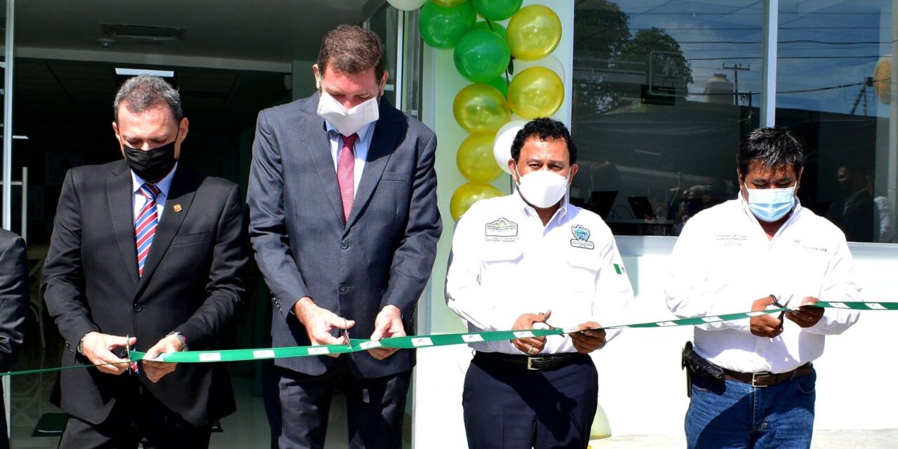 Naranjos: Alcalde asiste a inauguración de sucursal de Caja Popular